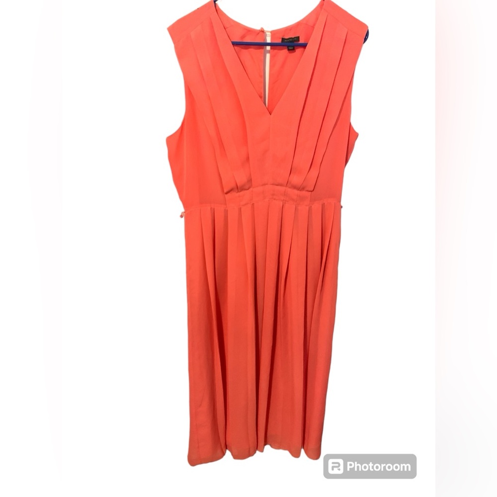 Ann Taylor maxie size 12 peach color flowy sleeveless mother of the bride dress